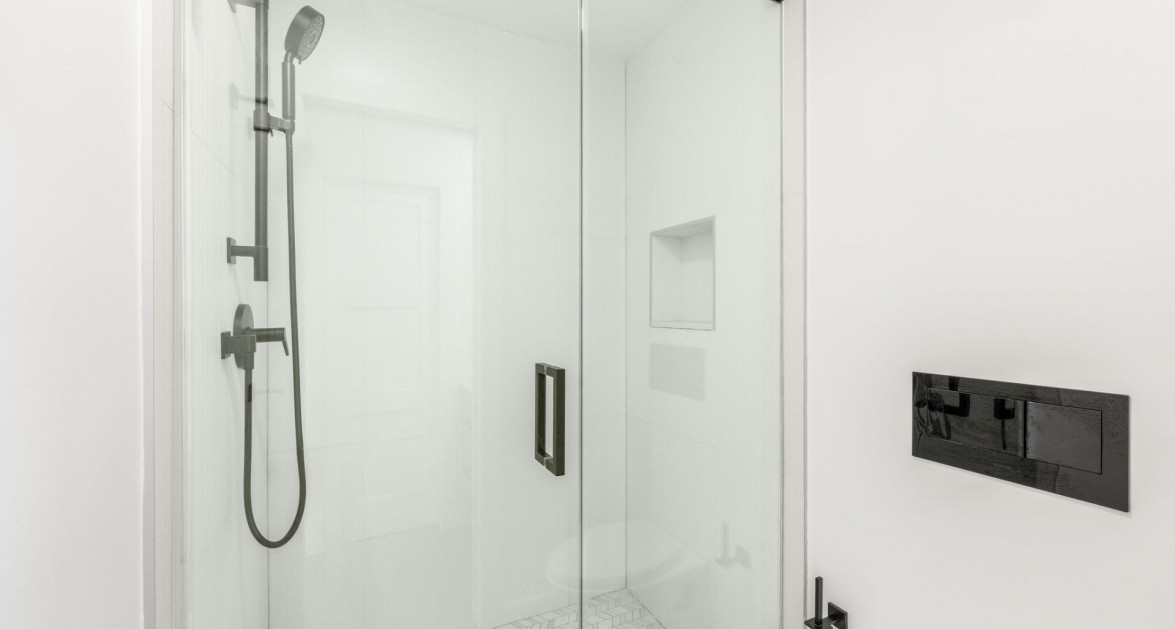 Fully Renovated Island House #9 Rum Point - Image 51