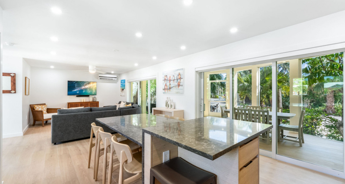 Fully Renovated Island House #9 Rum Point - Image 16