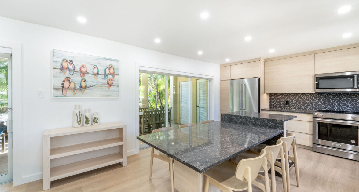 Fully Renovated Island House #9 Rum Point - Image 14