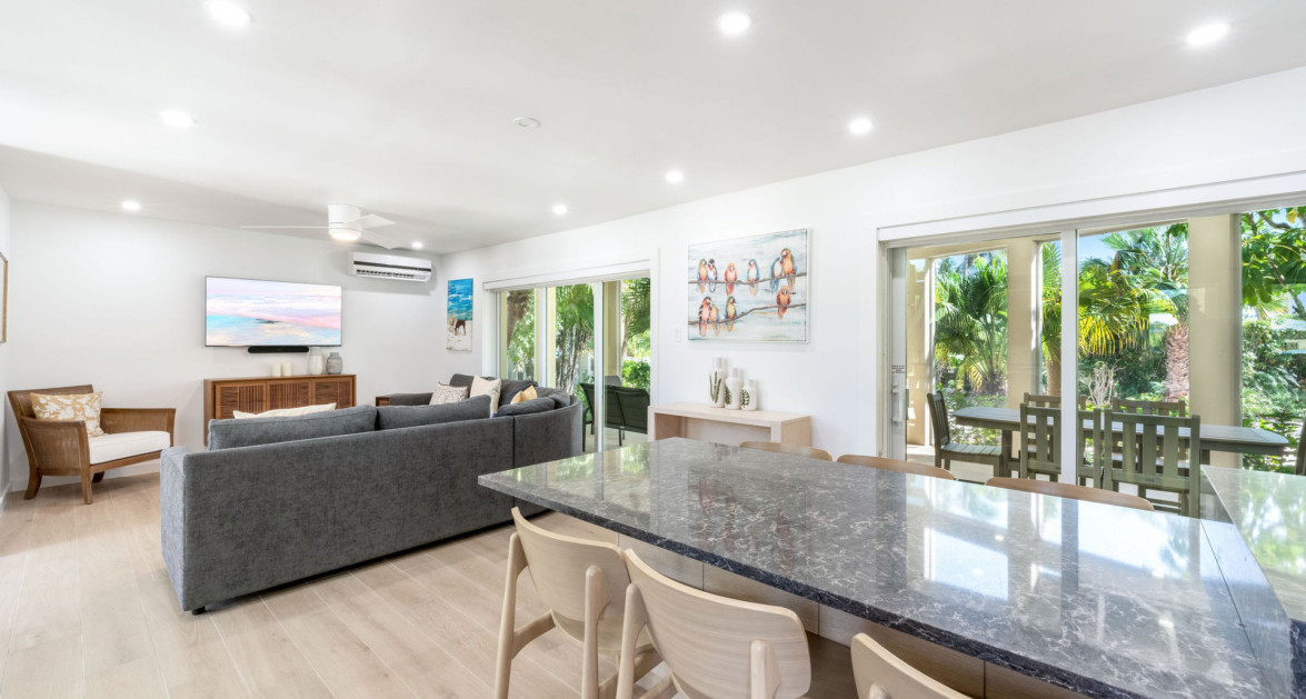 Fully Renovated Island House #9 Rum Point - Image 12