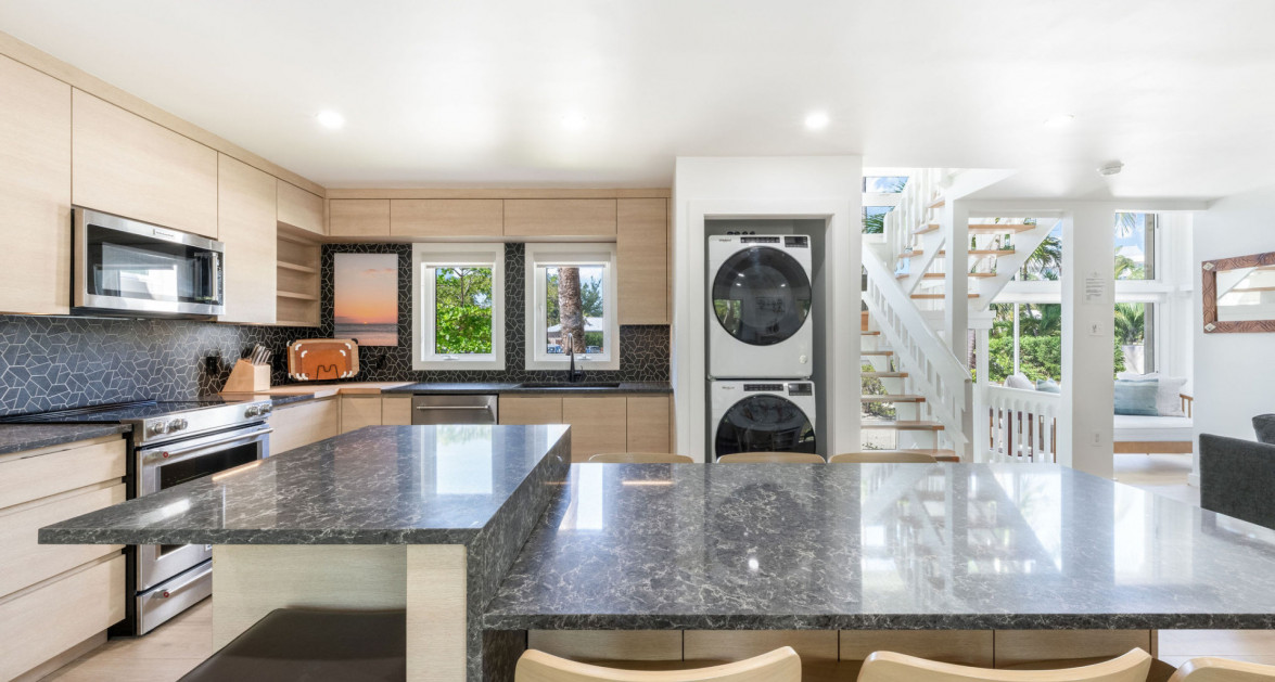 Fully Renovated Island House #9 Rum Point - Image 6