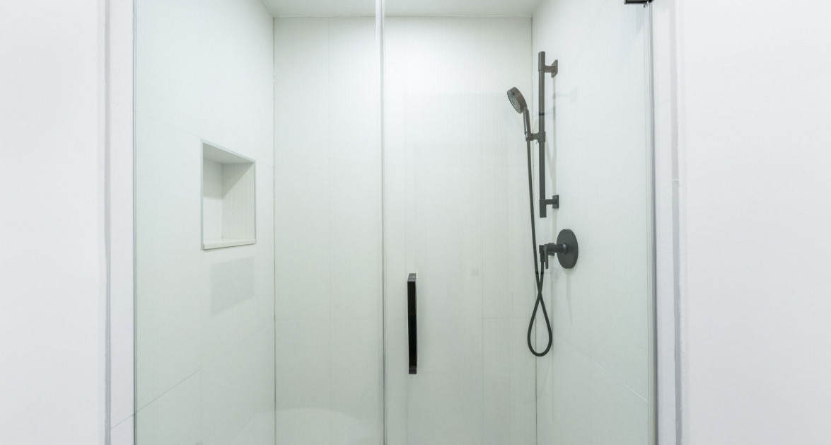 Fully Renovated Island House #9 Rum Point - Image 60