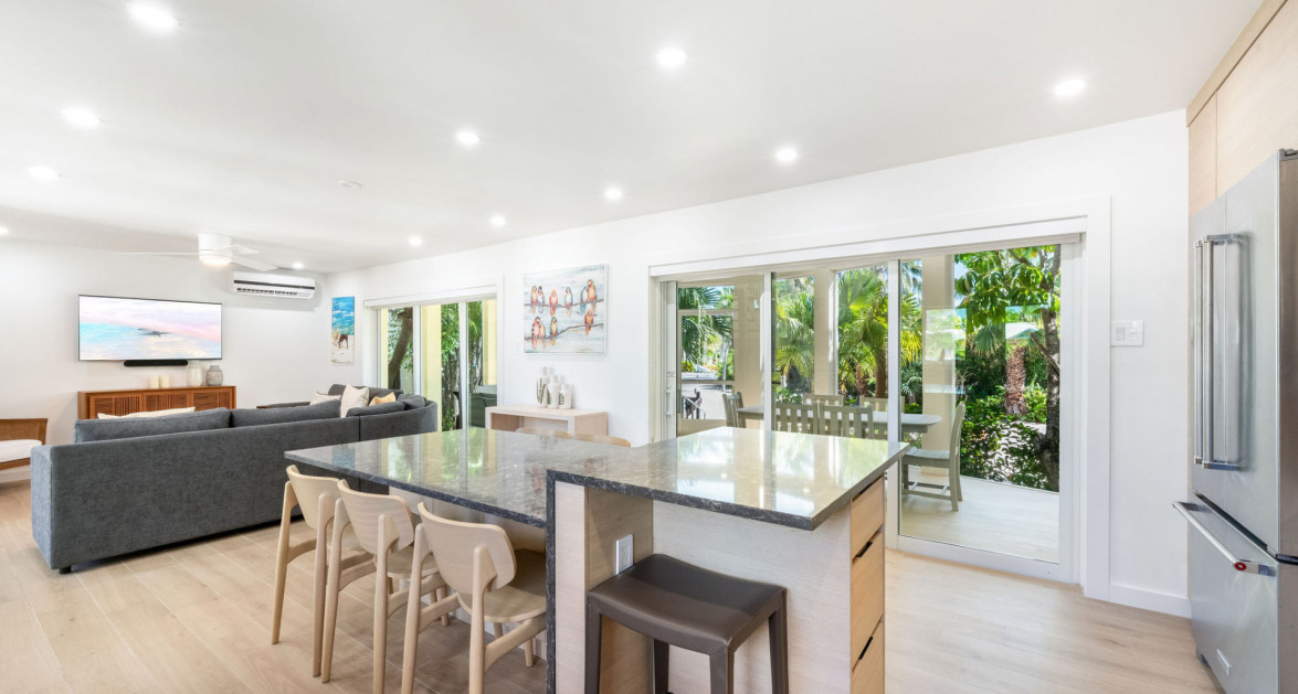 Fully Renovated Island House #9 Rum Point - Image 17