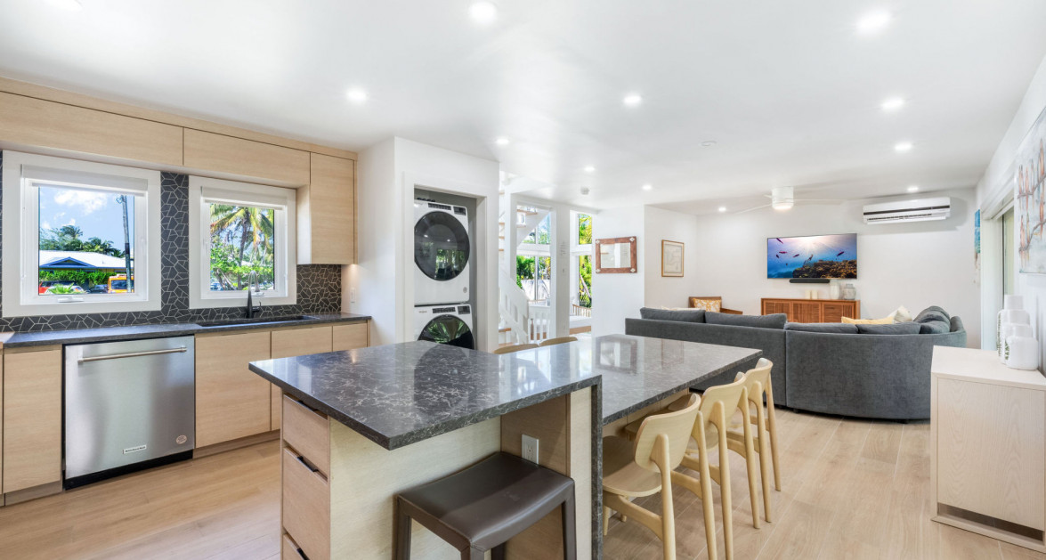 Fully Renovated Island House #9 Rum Point - Image 8