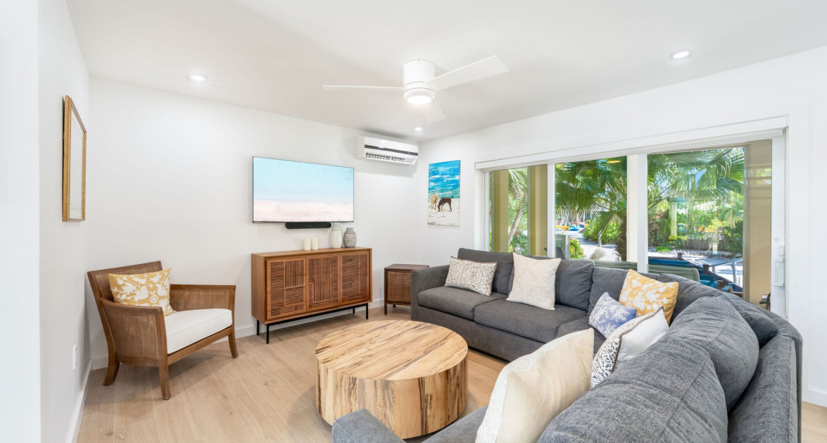 Fully Renovated Island House #9 Rum Point - Image 10