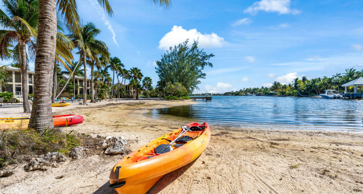 Fully Renovated Island House #9 Rum Point - Image 33