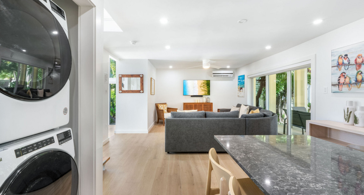 Fully Renovated Island House #9 Rum Point - Image 7