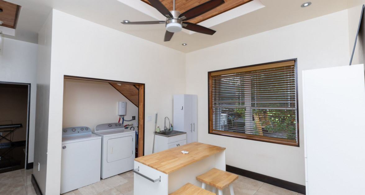 Gated 5 Bed 3 Bath Savannah Home with Modern Upgrades - Image 5