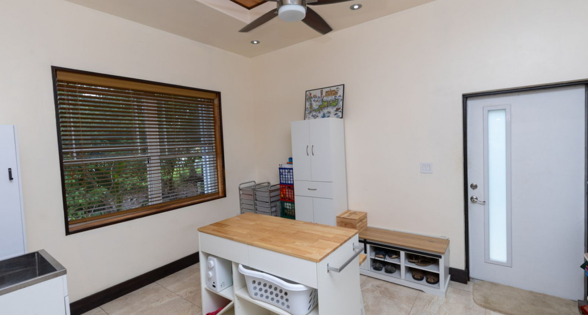 Gated 5 Bed 3 Bath Savannah Home with Modern Upgrades - Image 4