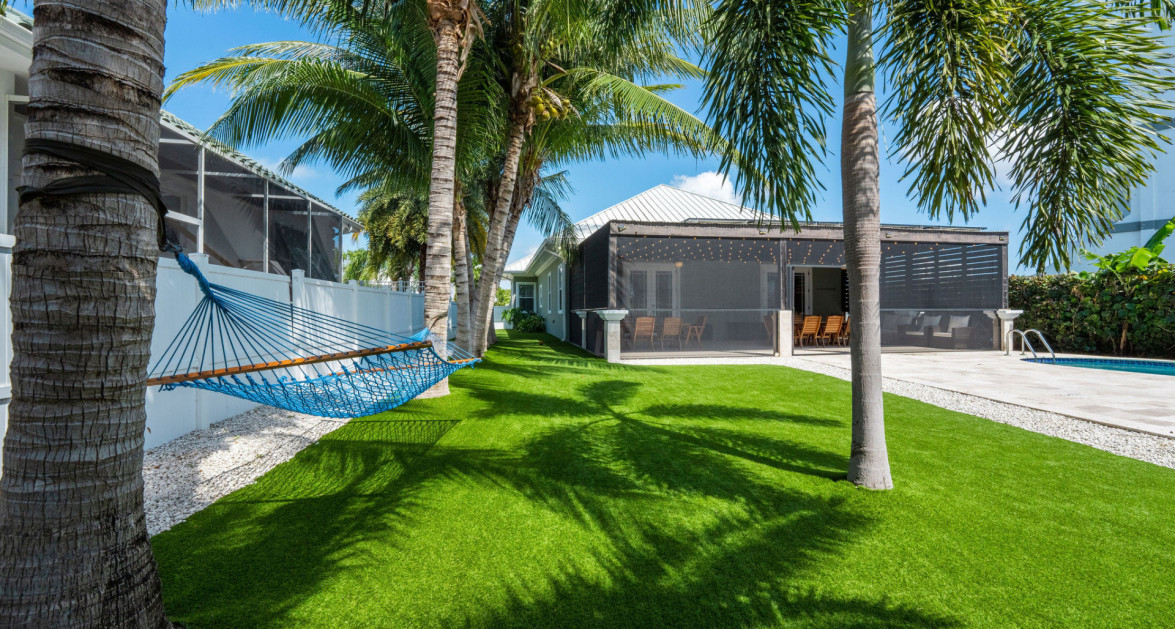 Gated Bimini Drive, Grand Harbour, Single Level 4 Bed Canal Front Home REDUCED! - Image 16
