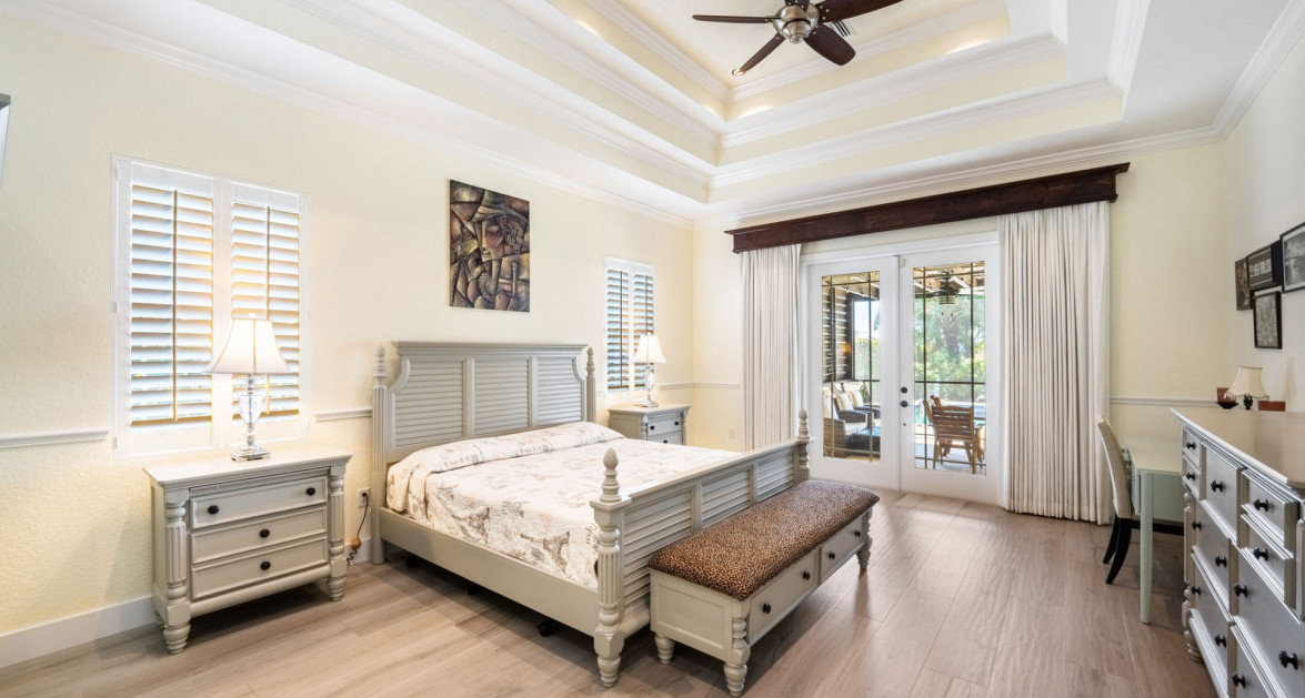 Gated Bimini Drive, Grand Harbour, Single Level 4 Bed Canal Front Home REDUCED and OWNER FINANCING! - Image 18