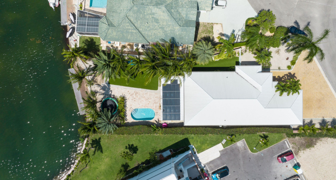 Gated Bimini Drive, Grand Harbour, Single Level 4 Bed Canal Front Home REDUCED and OWNER FINANCING! - Image 25