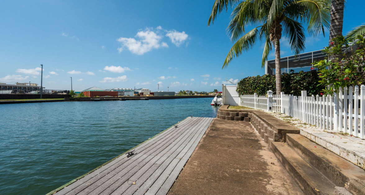 Gated Bimini Drive, Grand Harbour, Single Level 4 Bed Canal Front Home REDUCED and OWNER FINANCING! - Image 12