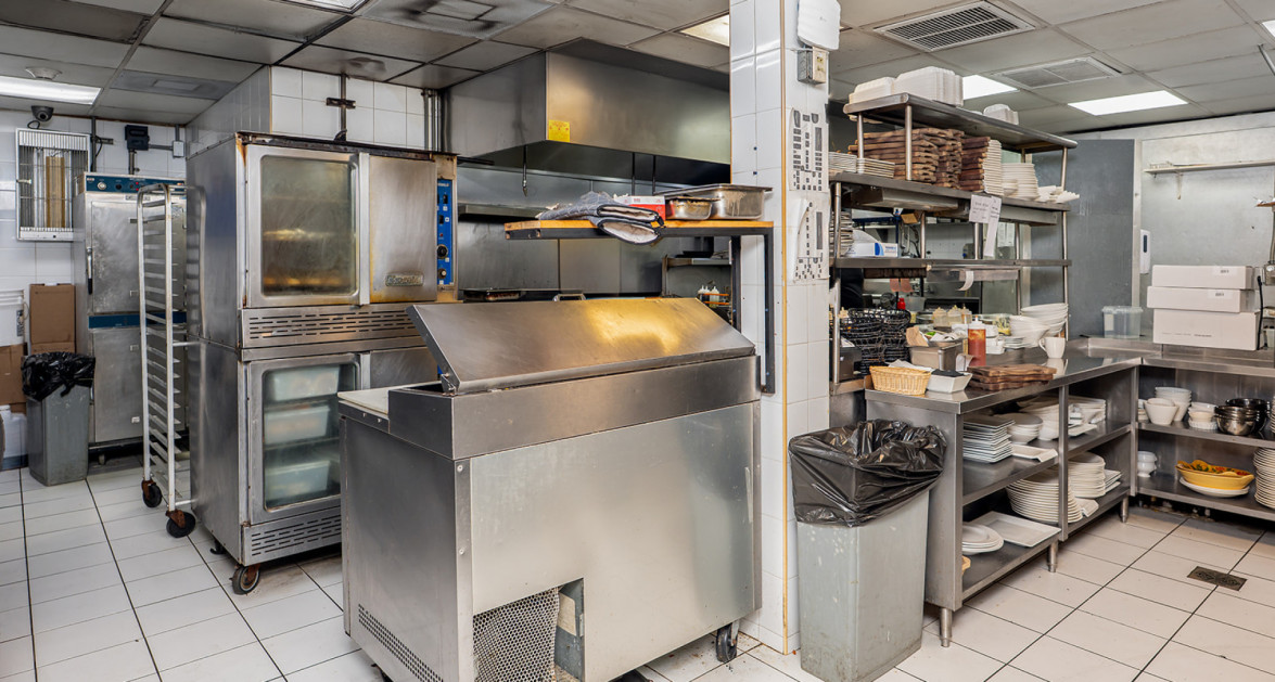 George Town Seafront Restaurant - Image 7