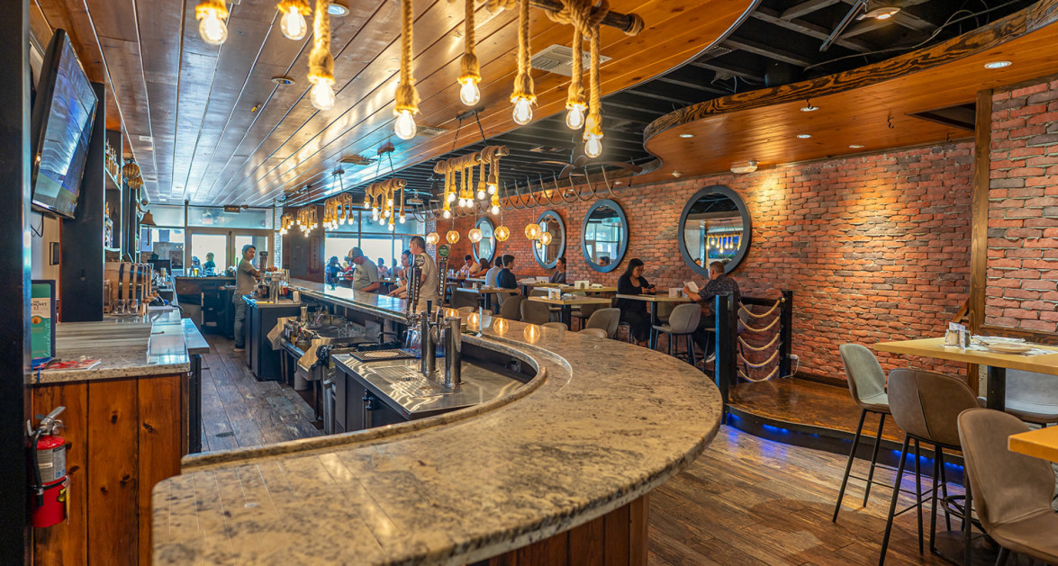 George Town Seafront Restaurant The Boathouse and White Whale Bar - Image 8