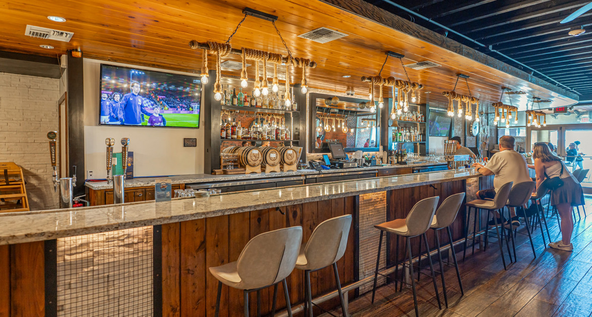 George Town Seafront Restaurant The Boathouse and White Whale Bar - Image 7