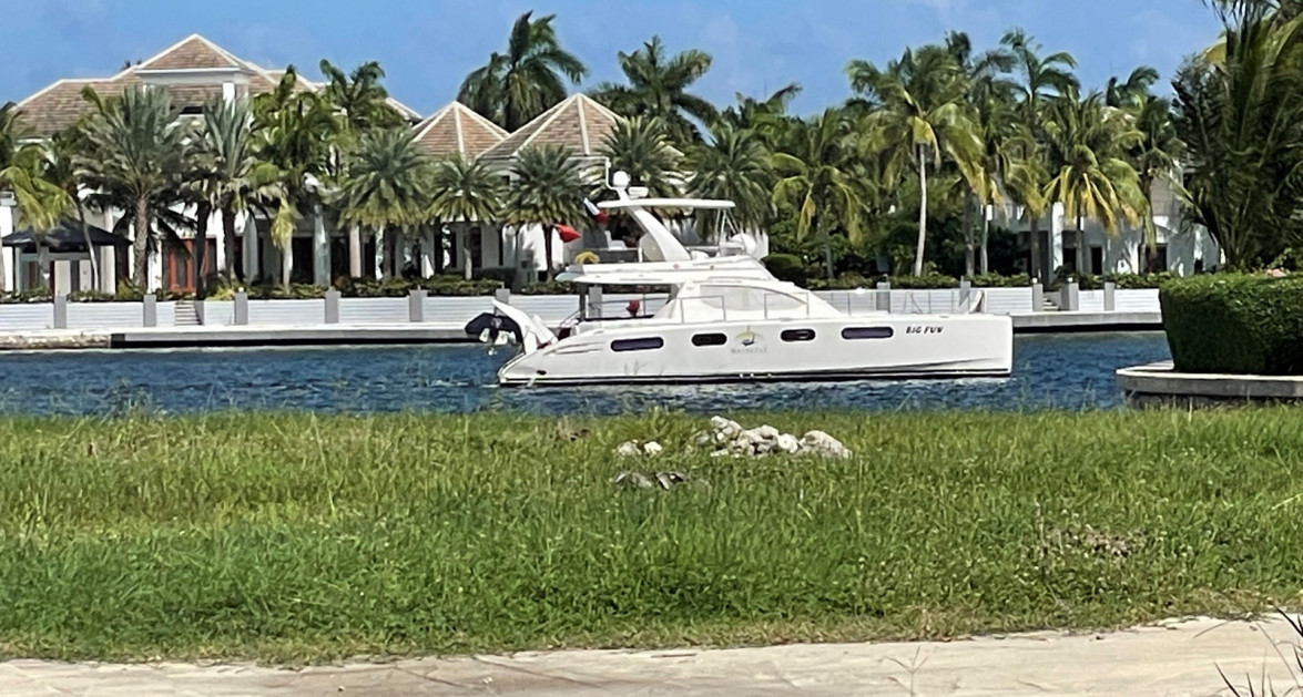 Governors Harbour - Very Wide Lot - Image 2