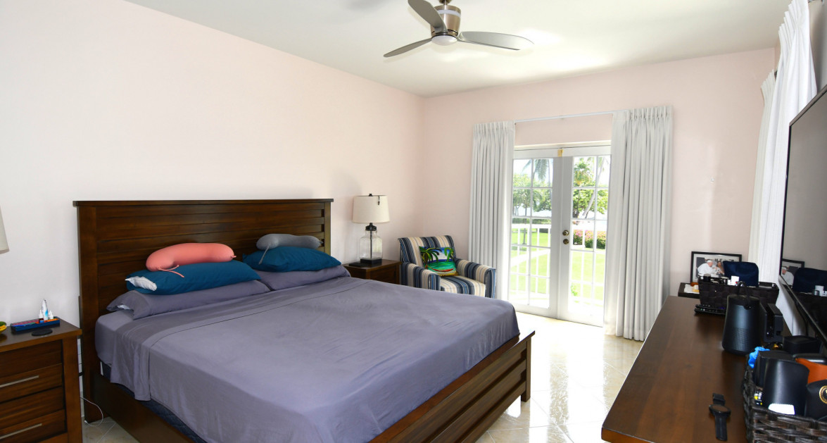 Grandview Beachfront - Image 16