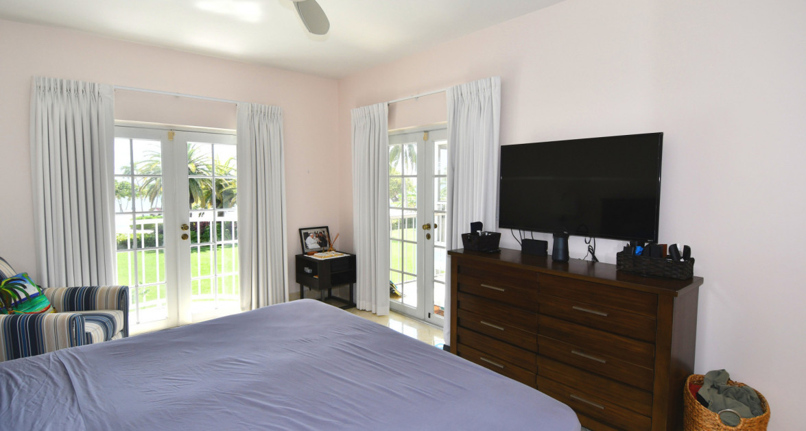 Grandview Beachfront - Image 17