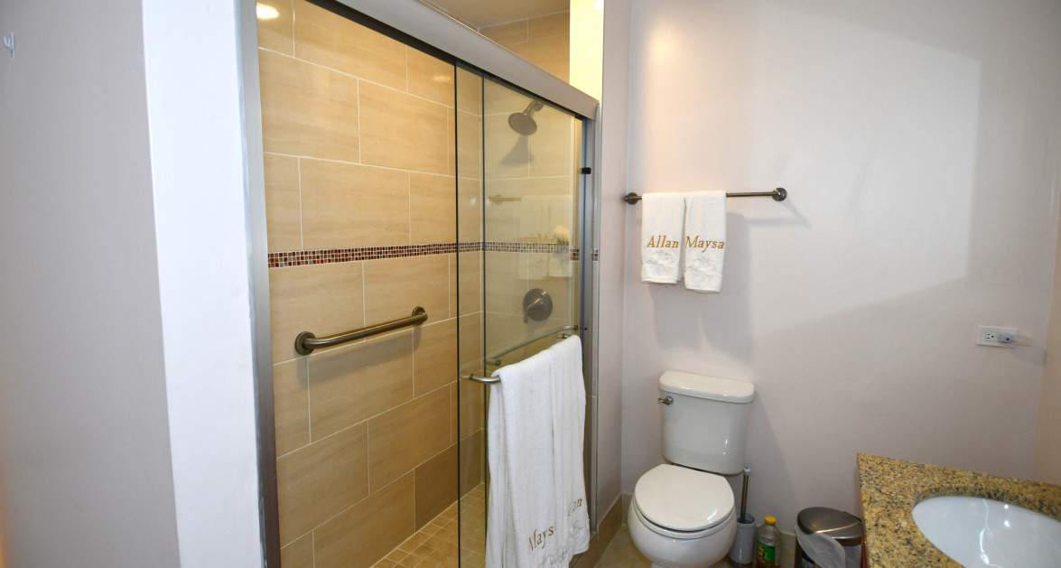 Grandview Beachfront - Image 15