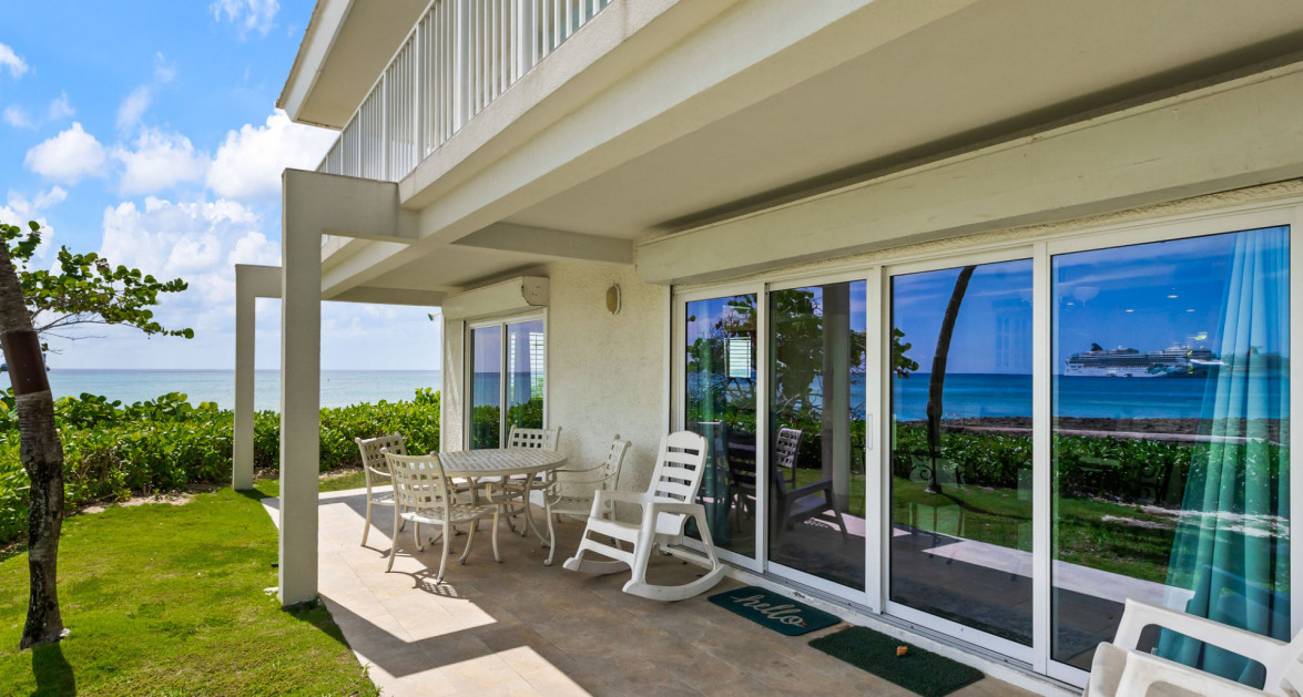 GRAPETREE #7 BEACHFRONT (RENOVATED GF 3 BED / 3 BATH) - Image 17