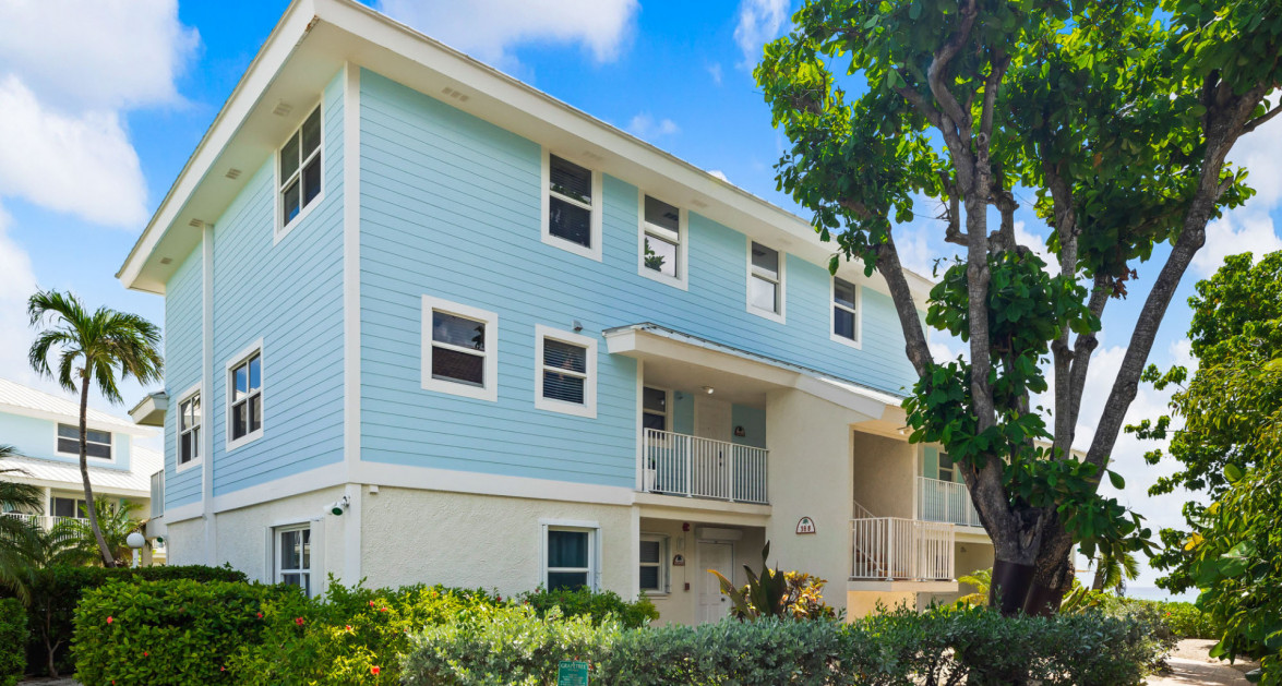 GRAPETREE #7 BEACHFRONT (RENOVATED GF 3 BED / 3 BATH) - Image 24