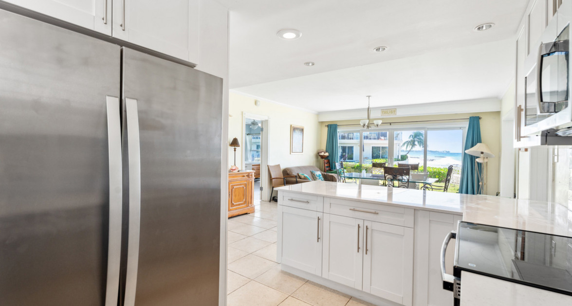 GRAPETREE #7 BEACHFRONT (RENOVATED GF 3 BED / 3 BATH) - Image 4