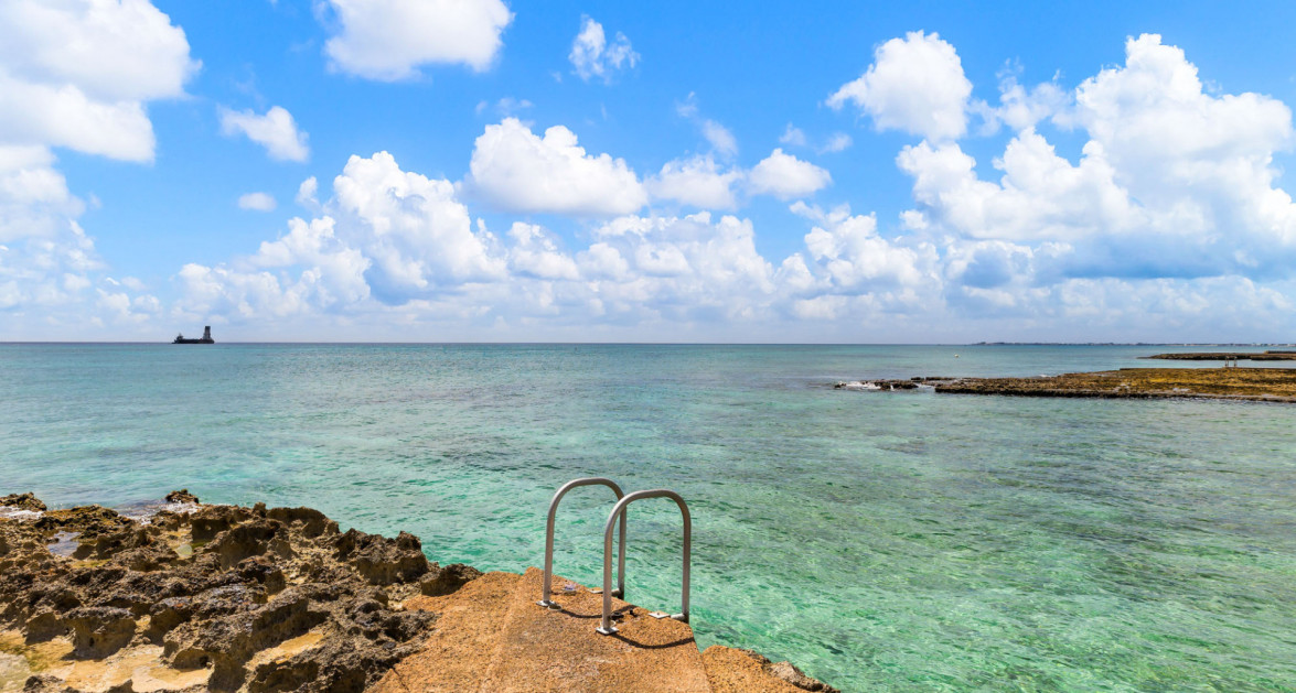 GRAPETREE #7 BEACHFRONT (RENOVATED GF 3 BED / 3 BATH) - Image 22