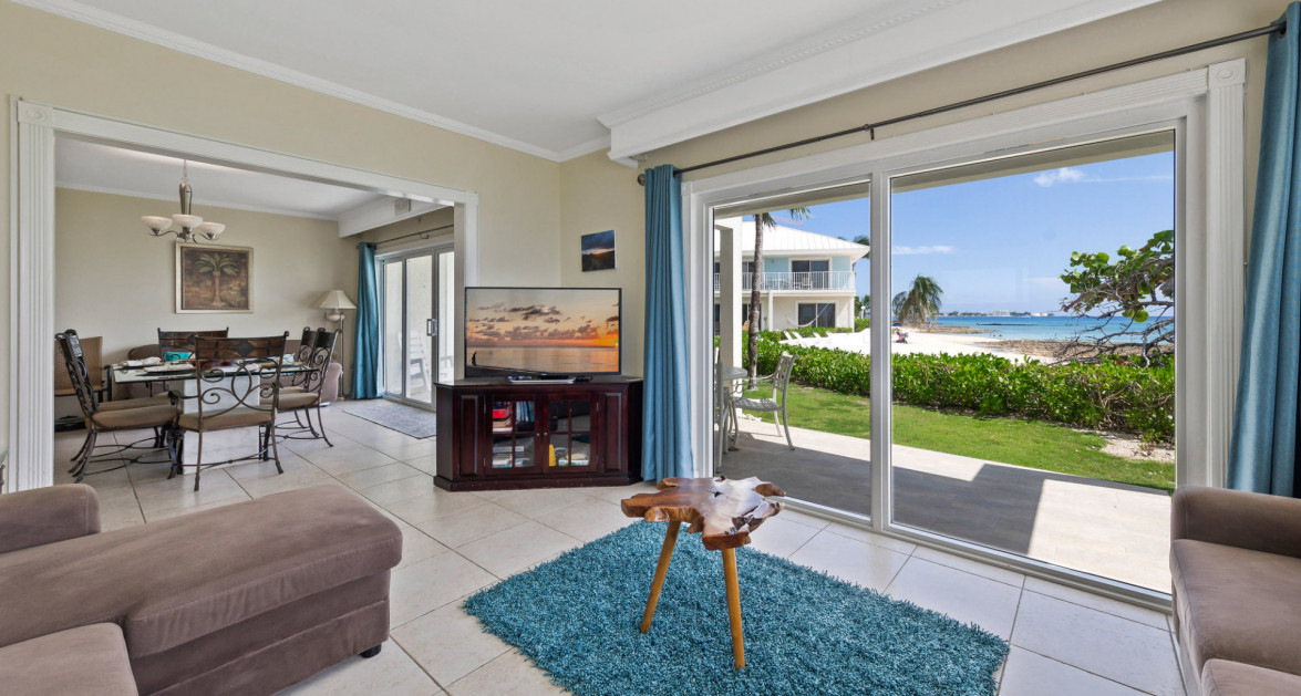 GRAPETREE #7 BEACHFRONT (RENOVATED GF 3 BED / 3 BATH) - Image 9