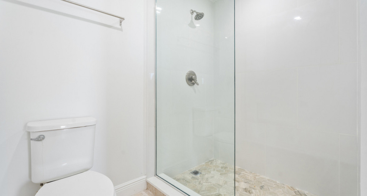 GRAPETREE #7 BEACHFRONT (RENOVATED GF 3 BED / 3 BATH) - Image 13