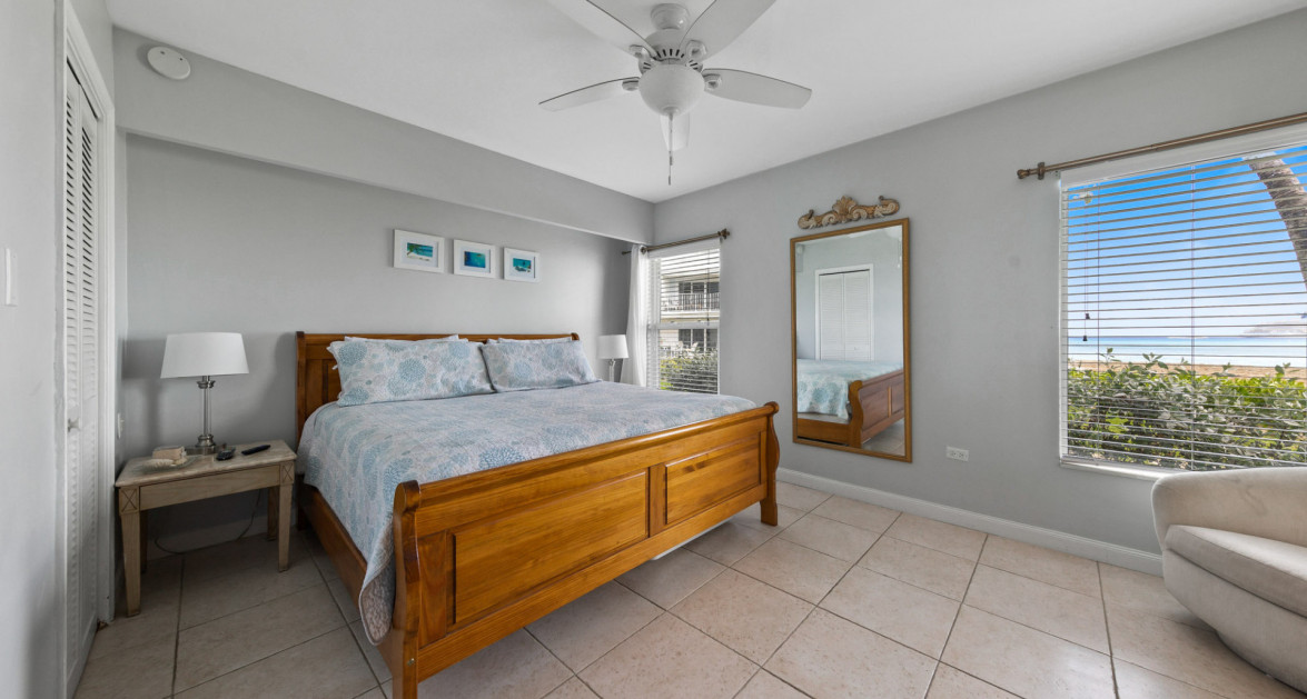 GRAPETREE #7 BEACHFRONT (RENOVATED GF 3 BED / 3 BATH) - Image 10
