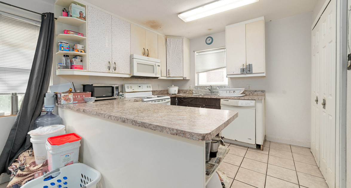 Great Opportunity with Renovation Potential – 3 Bedroom Triumph Village - Image 7