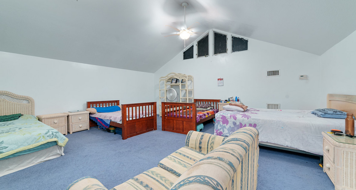 Great Opportunity with Renovation Potential – 3 Bedroom Triumph Village - Image 13