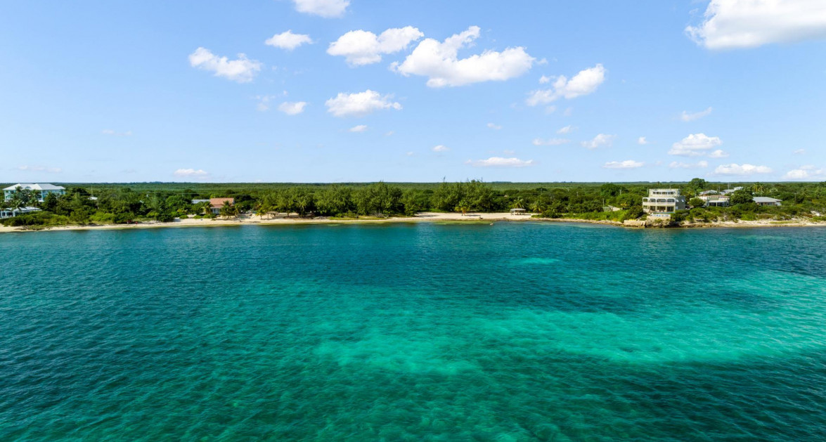GUN BAY BEACHFRONT DEVELOPMENT SITE | EAST END - Image 11