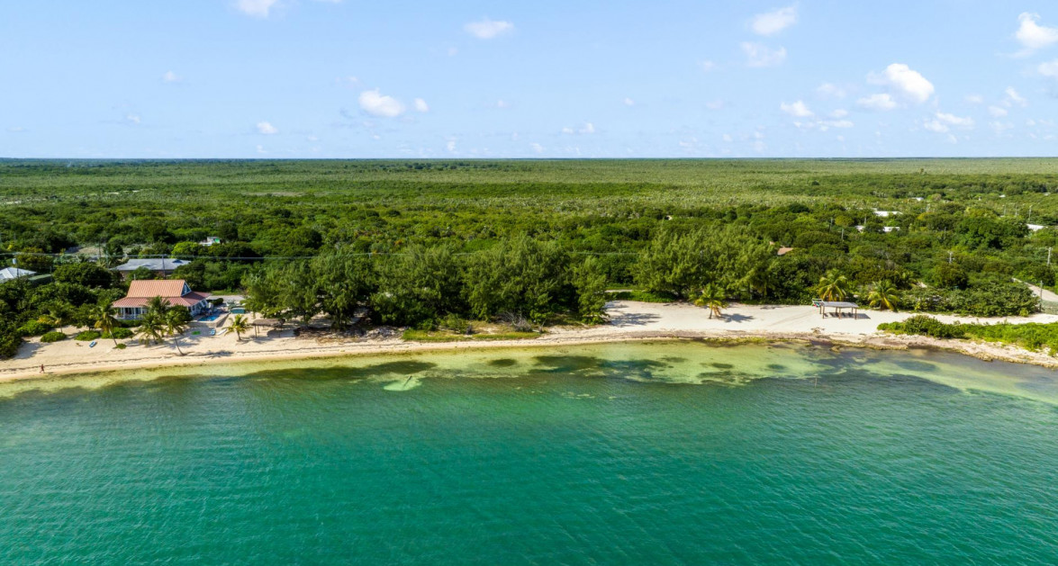 GUN BAY BEACHFRONT DEVELOPMENT SITE | EAST END - Image 9