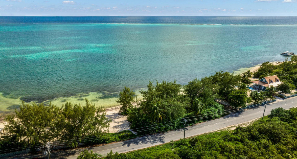 GUN BAY BEACHFRONT DEVELOPMENT SITE | EAST END - Image 2