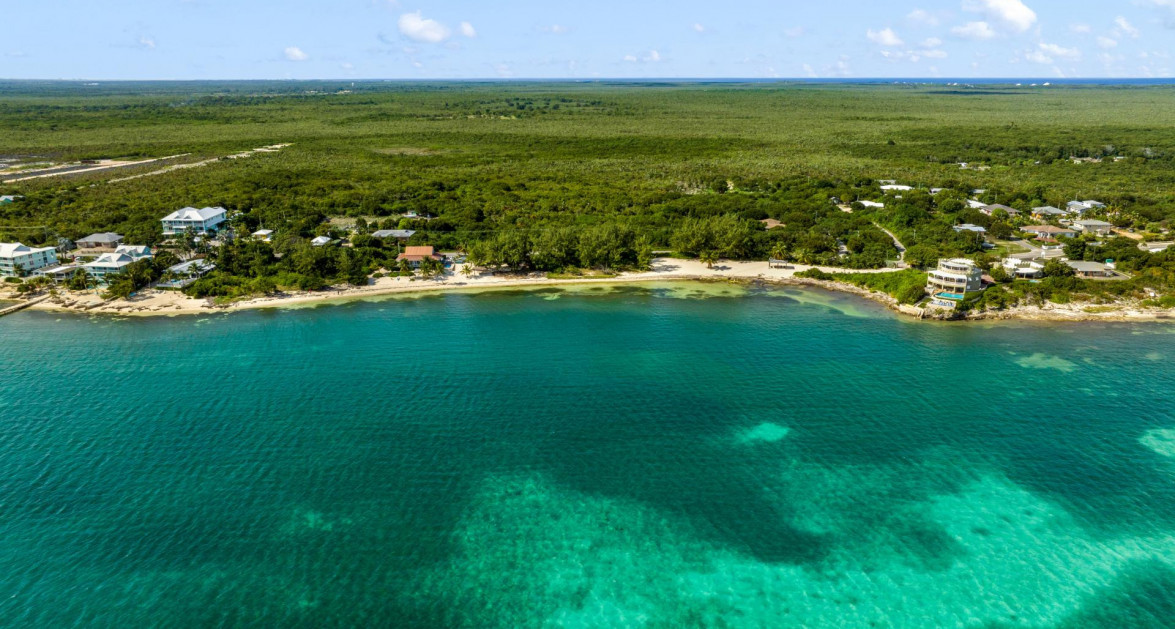 GUN BAY BEACHFRONT DEVELOPMENT SITE | EAST END - Image 5