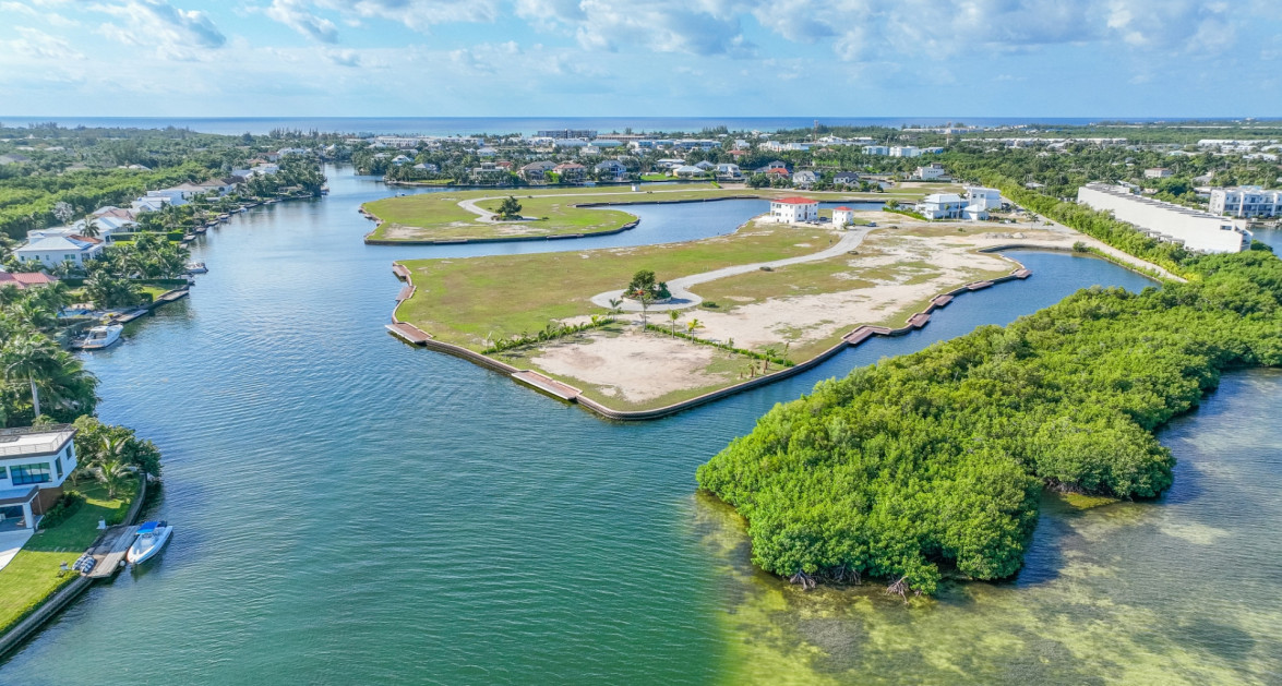 Harbour Reach Canal Front Lot - Image 10