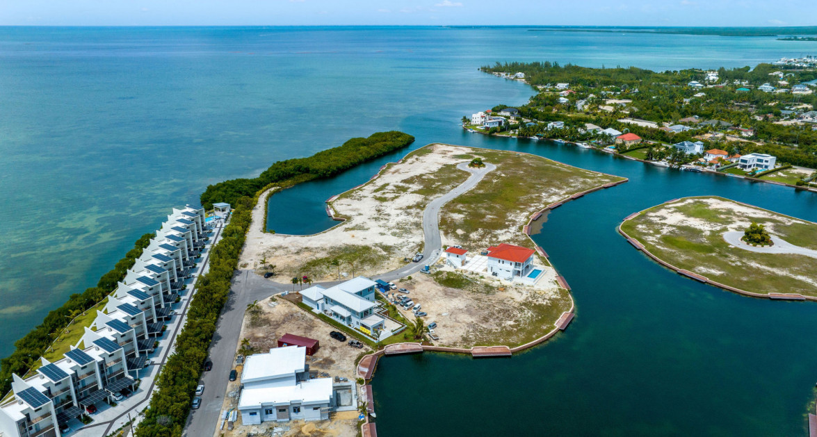 Harbour Reach Canal Front Lot - Image 8