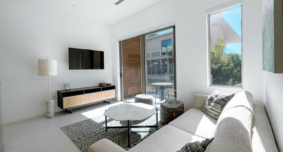 Harbour Walk Residences | Condo 116 - Image 1