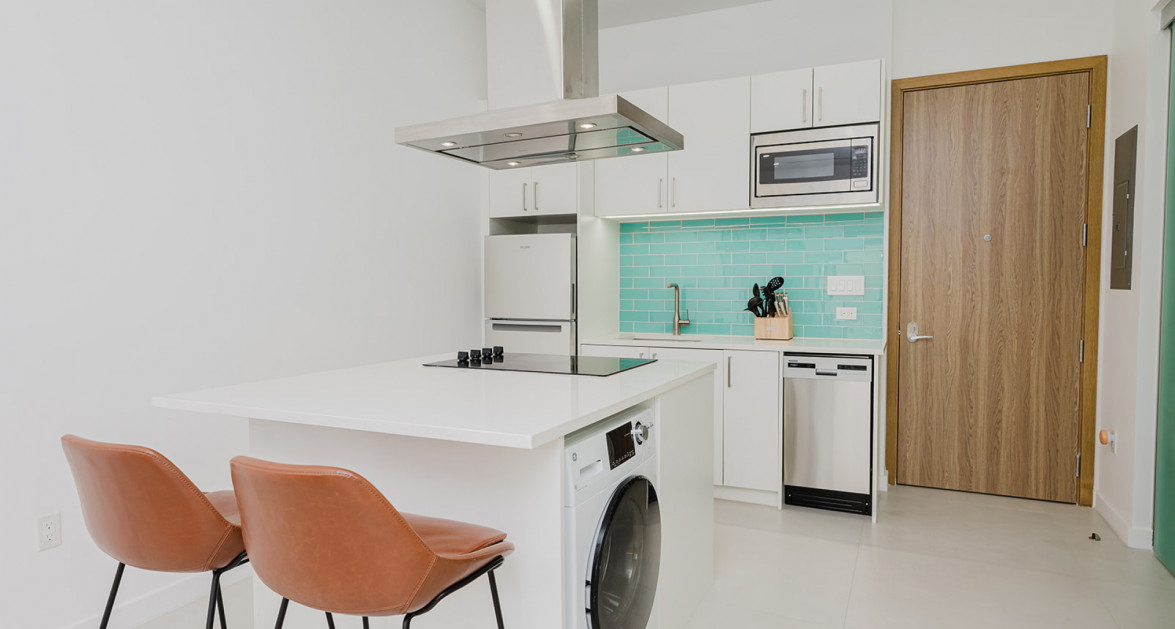 Harbour Walk Unit 204 | 1 Bed, 1 Bath + Office/Den - Image 1