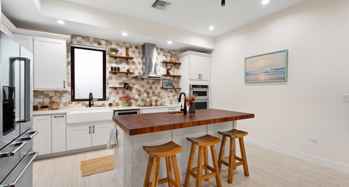Highly Upgraded Villa Marbella #11 (2nd Floor Executive Residence) - Image 2