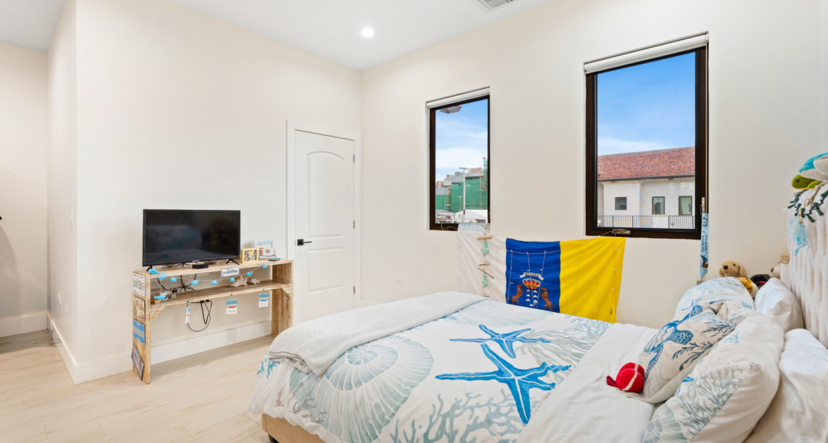 Highly Upgraded Villa Marbella #11 (2nd Floor Executive Residence) - Image 20