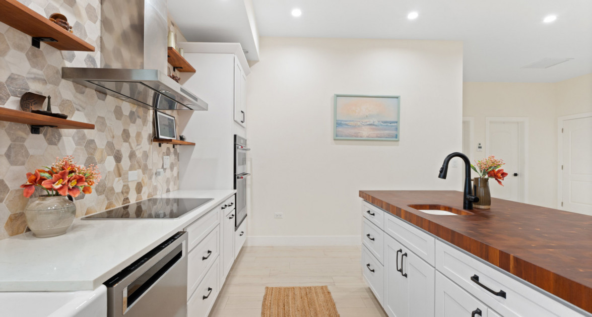 Highly Upgraded Villa Marbella #11 (2nd Floor Executive Residence) - Image 4