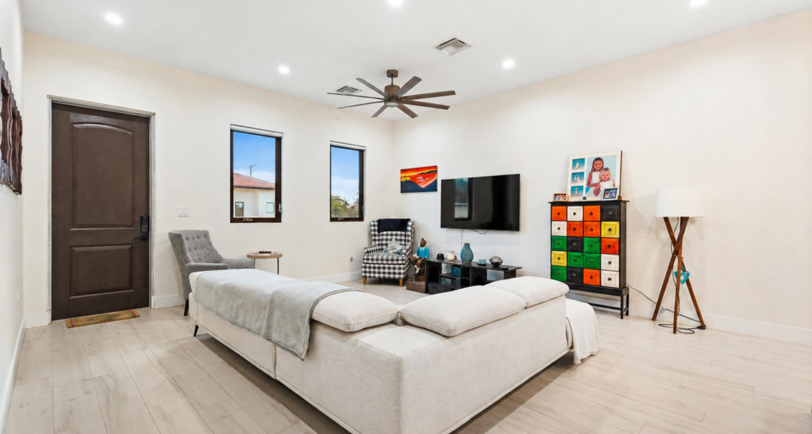 Highly Upgraded Villa Marbella #11 (2nd Floor Executive Residence) - Image 3