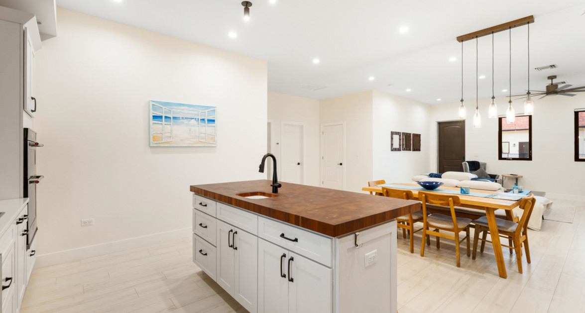Highly Upgraded Villa Marbella #11 (2nd Floor Executive Residence) - Image 9