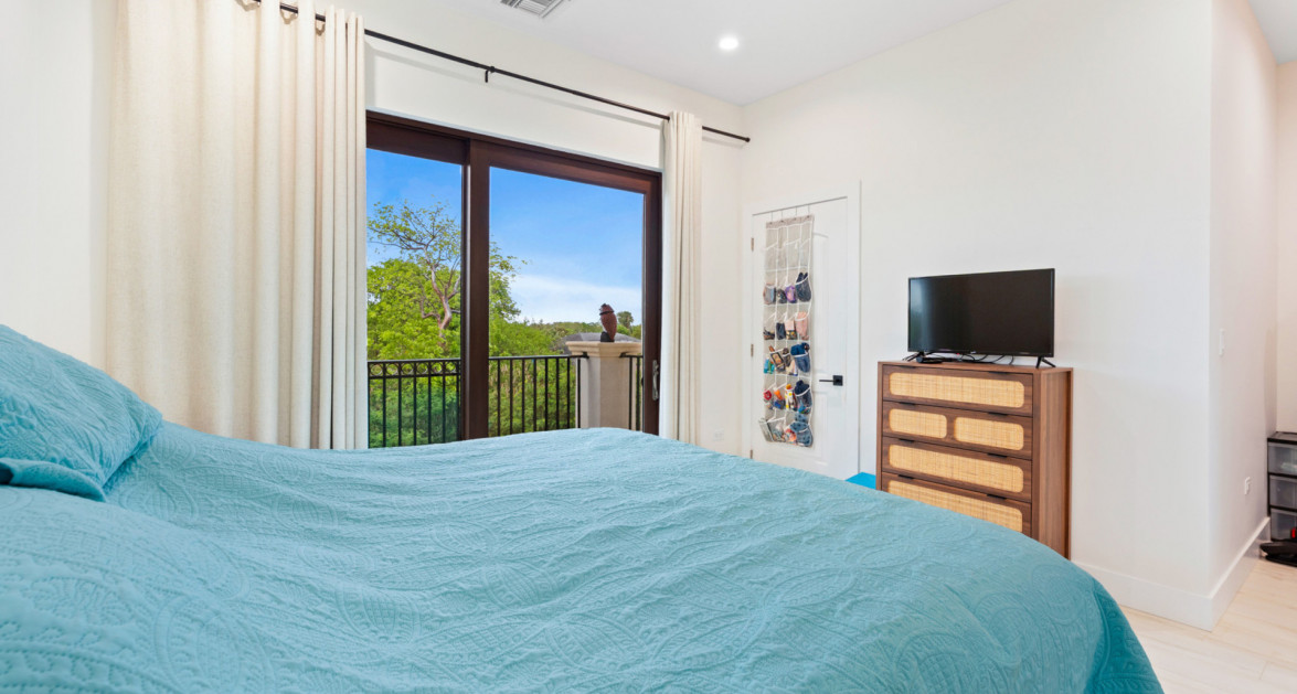 Highly Upgraded Villa Marbella #11 (2nd Floor Executive Residence) - Image 16