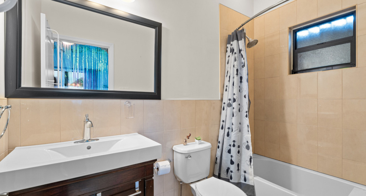 Hilton Estates - 2 Bed End Unit, Excellent Location - Image 9