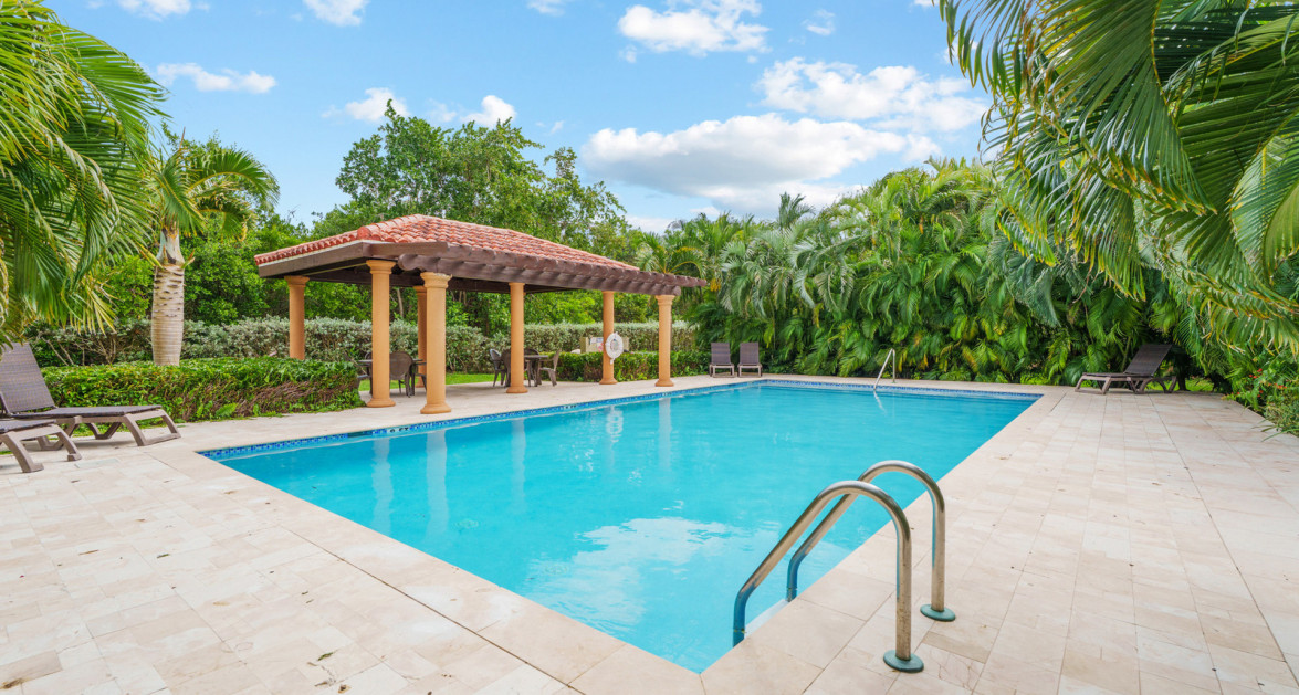 Hilton Estates - 2 Bed End Unit, Excellent Location - Image 13