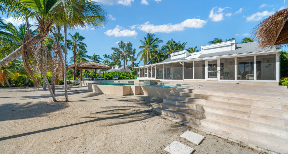 Just 4 Fun - Ultra-private Beachfront Villa, Cayman Kai - Image 10